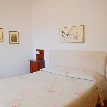 La Piazza - Vacanze * Piana Battolla